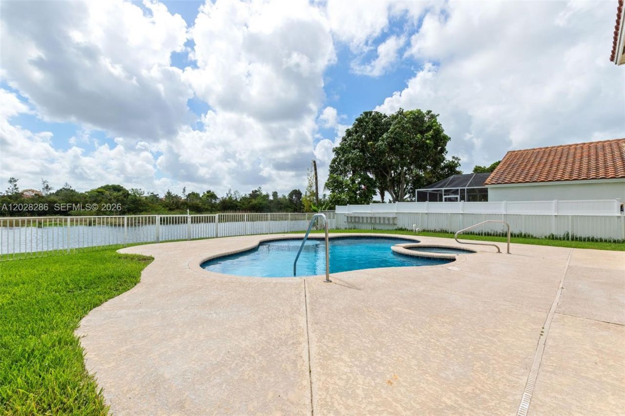 1303 NW 167 Ave, Unit 1303, Pembroke Pines, FL 33028 Photo
