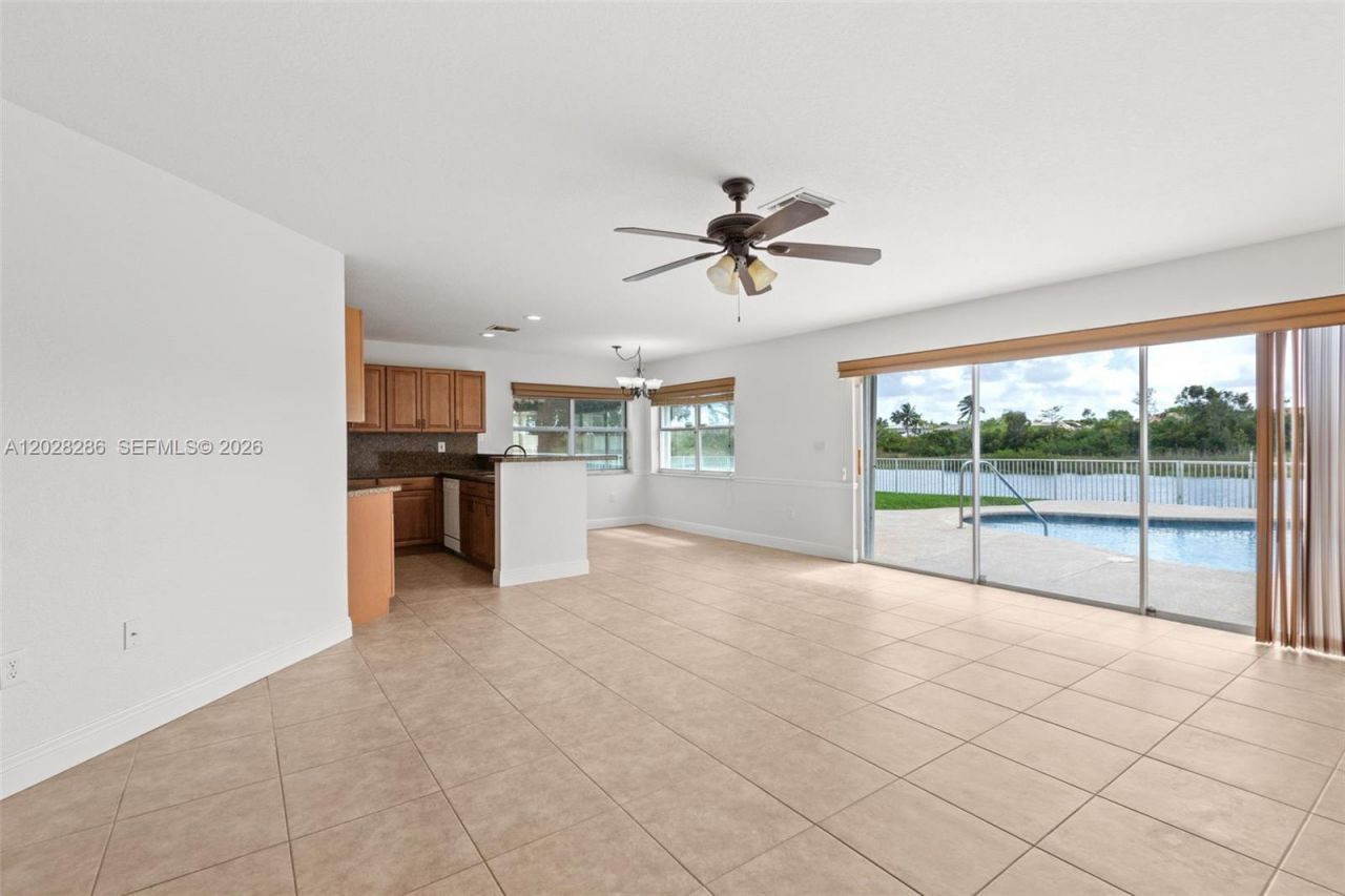 1303 NW 167 Ave, Unit 1303, Pembroke Pines, FL 33028 Photo