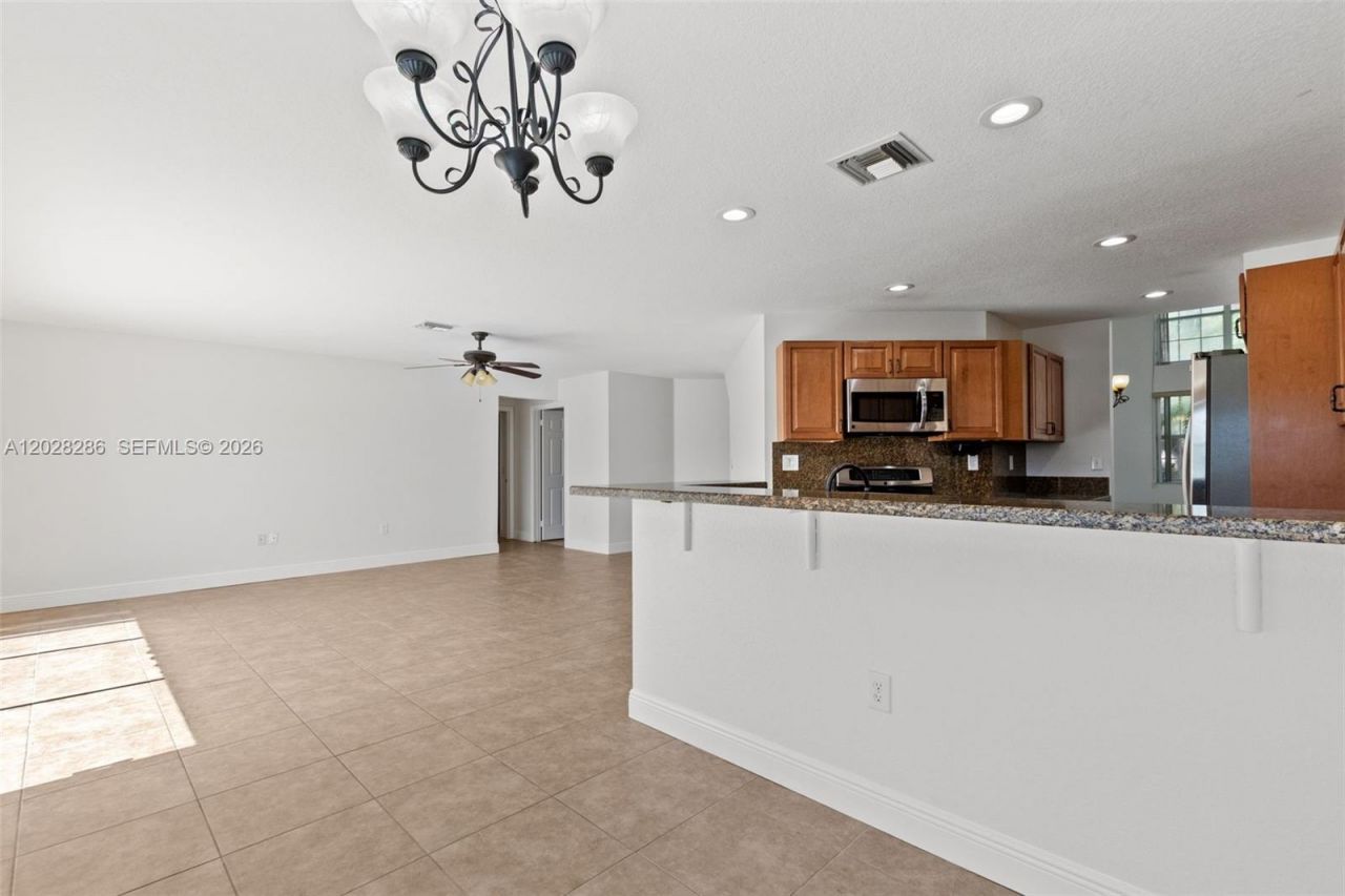 1303 NW 167 Ave, Unit 1303, Pembroke Pines, FL 33028 Photo