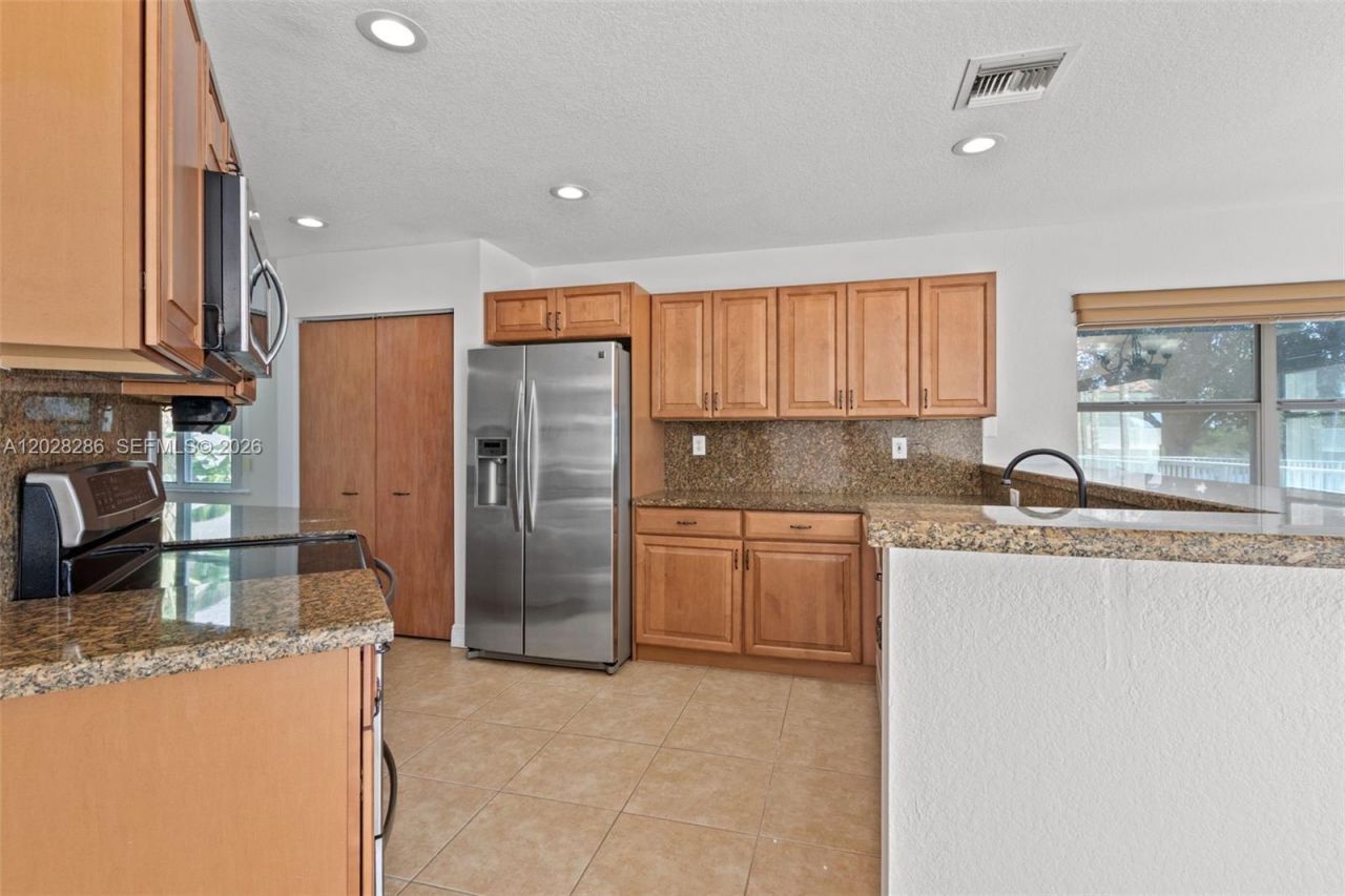1303 NW 167 Ave, Unit 1303, Pembroke Pines, FL 33028 Photo