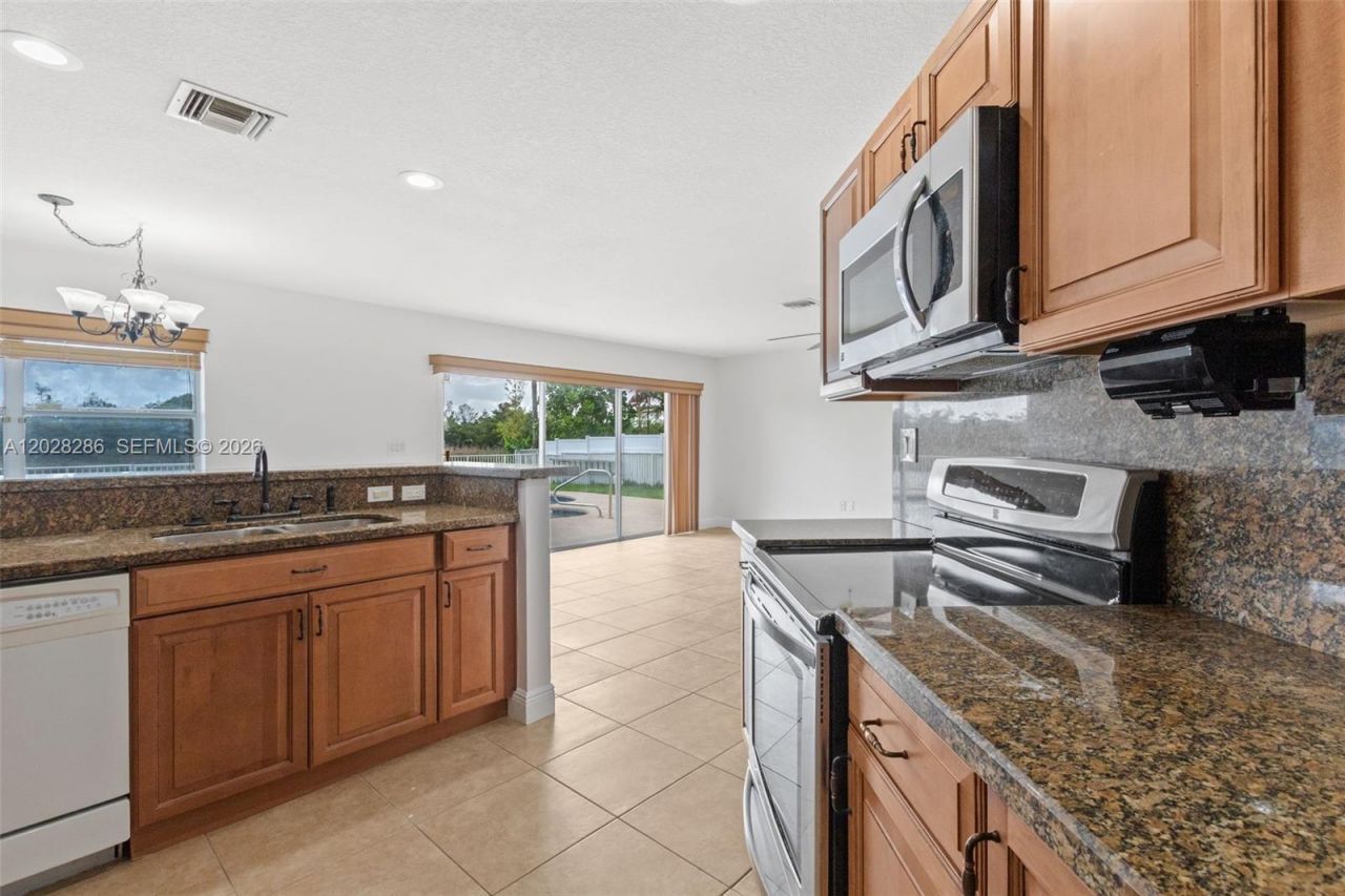1303 NW 167 Ave, Unit 1303, Pembroke Pines, FL 33028 Photo