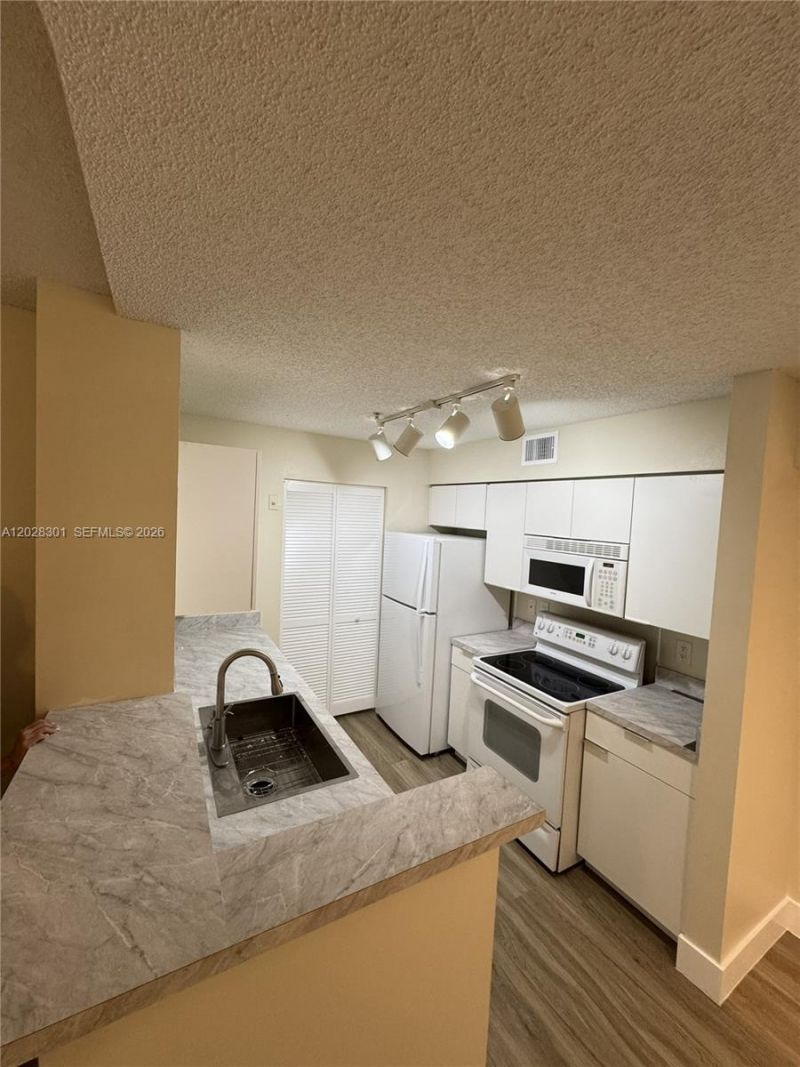 2021 Renaissance Blvd, Unit 201, Miramar, FL 33025 Photo