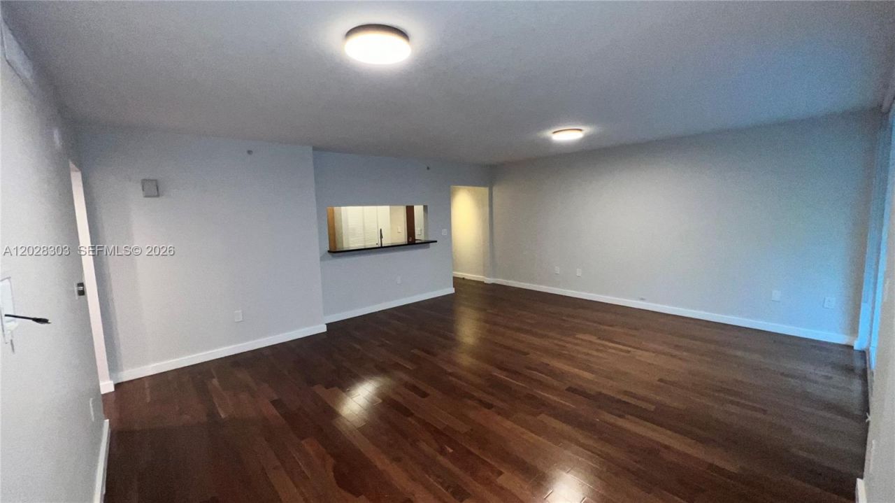 31 SE 5th St , Unit 411, Miami, FL 33131 Photo