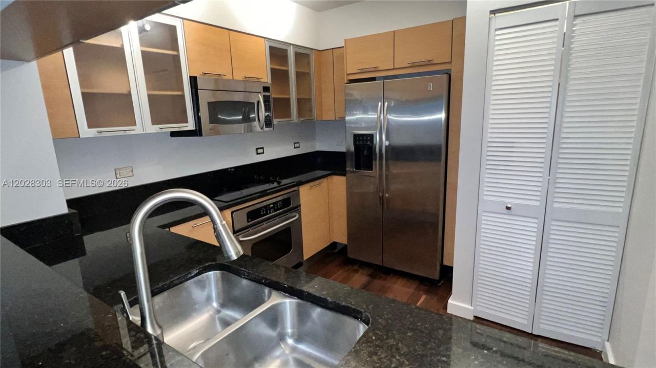 31 SE 5th St , Unit 411, Miami, FL 33131 Photo