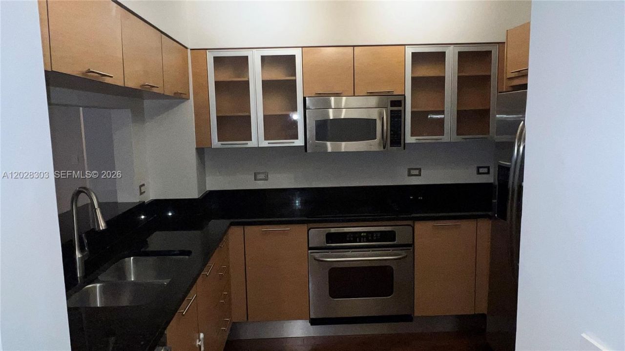 31 SE 5th St , Unit 411, Miami, FL 33131 Photo