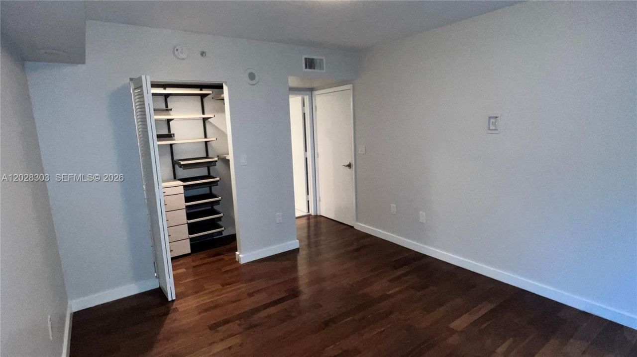 31 SE 5th St , Unit 411, Miami, FL 33131 Photo