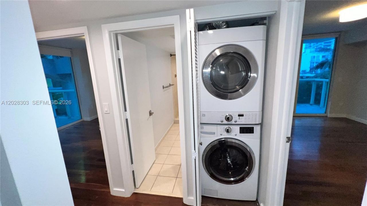 31 SE 5th St , Unit 411, Miami, FL 33131 Photo