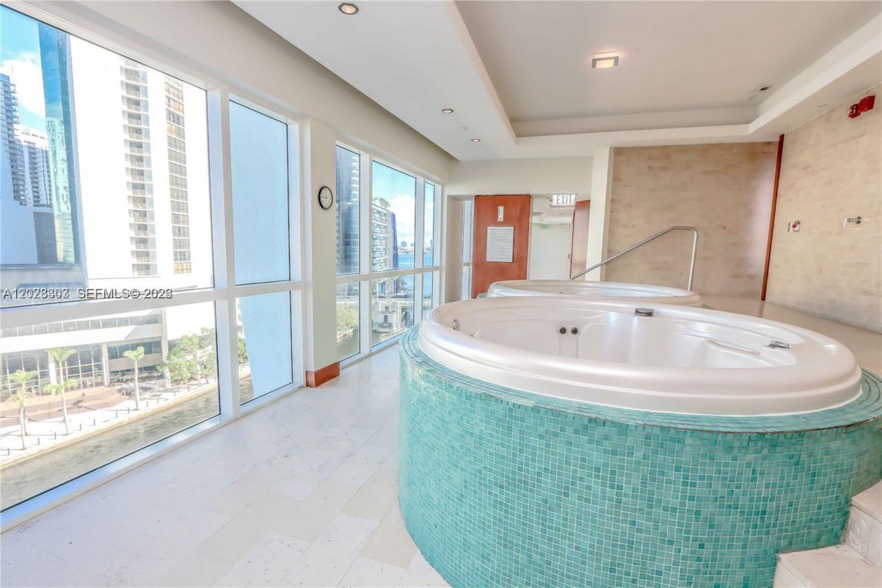 31 SE 5th St , Unit 411, Miami, FL 33131 Photo
