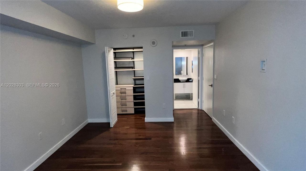 31 SE 5th St , Unit 411, Miami, FL 33131 Photo