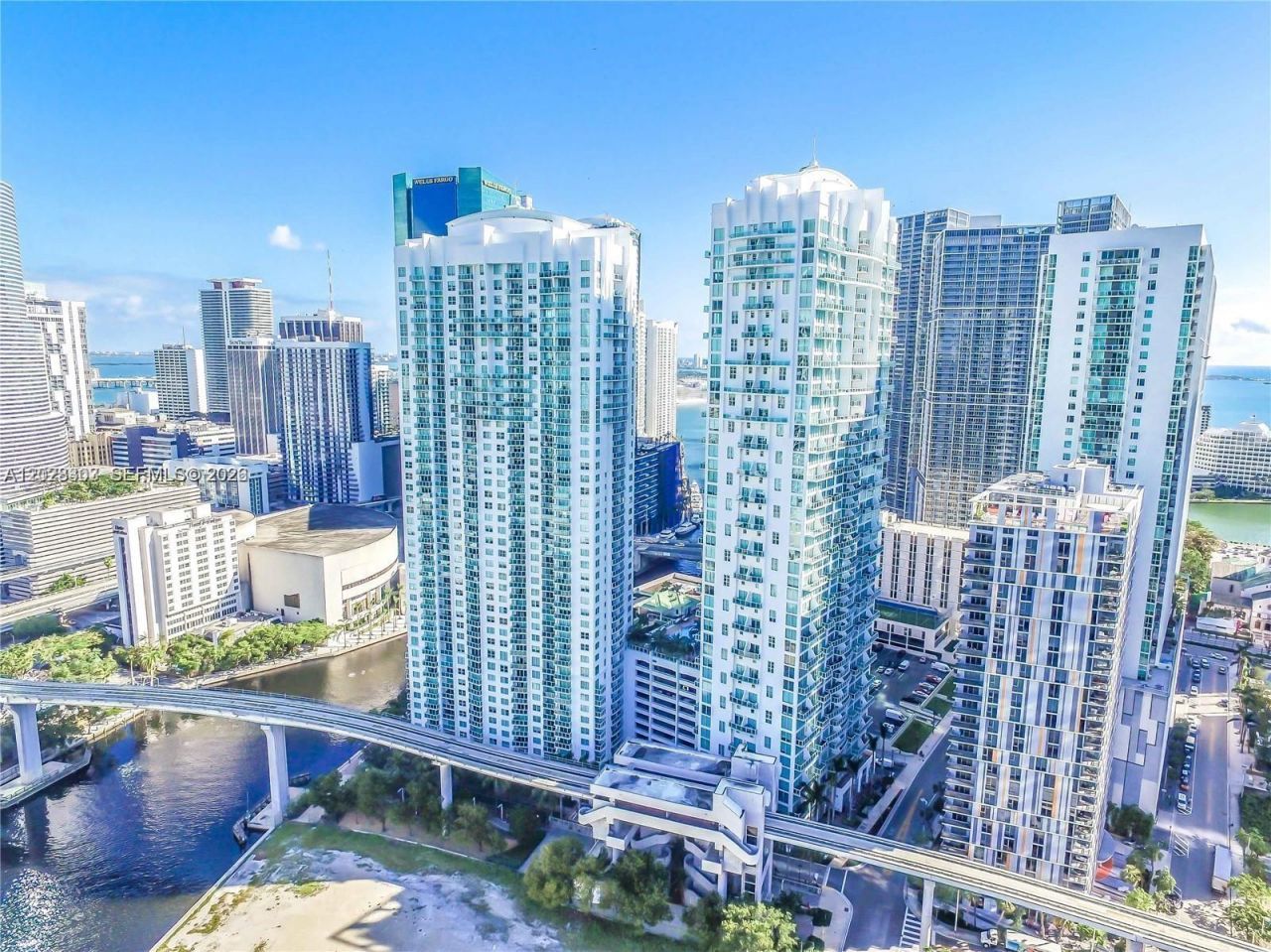 31 SE 5th St , Unit 411, Miami, FL 33131 Photo