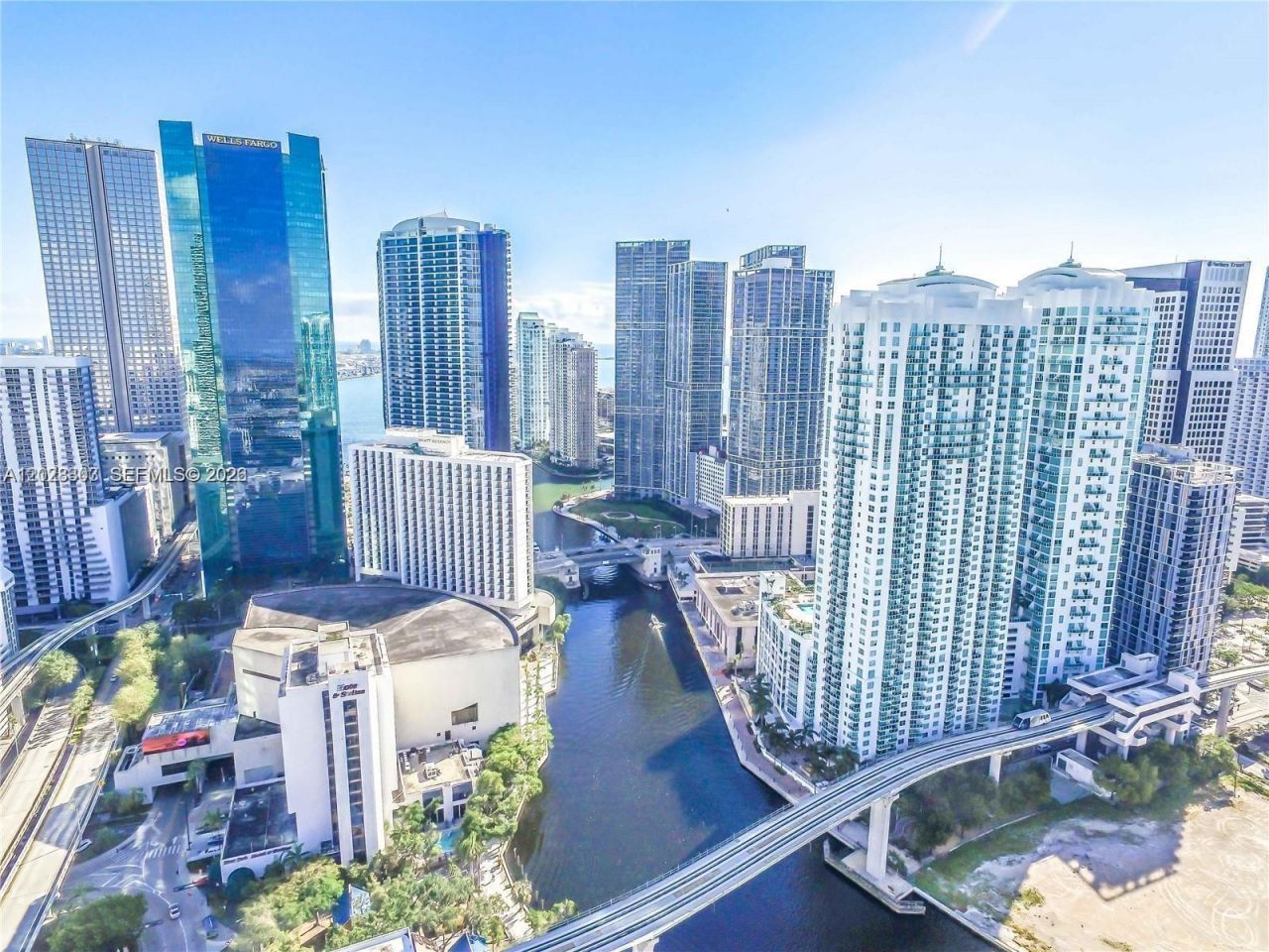 31 SE 5th St , Unit 411, Miami, FL 33131 Photo