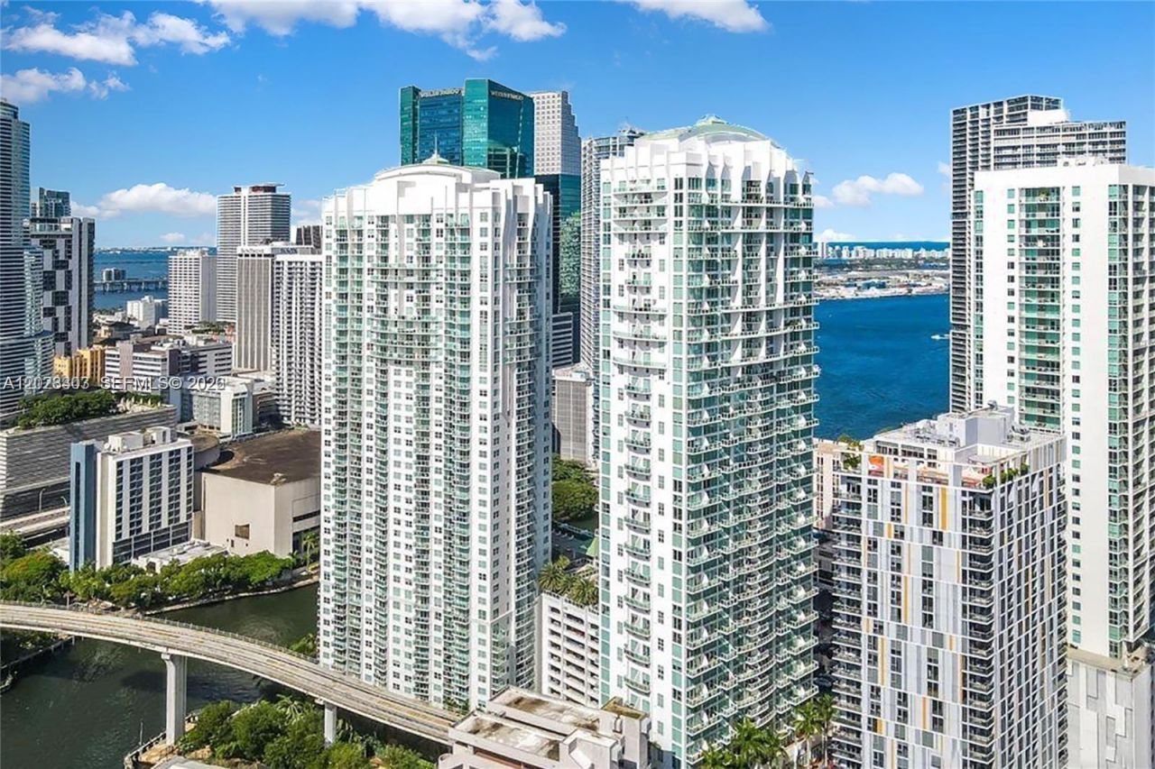 31 SE 5th St , Unit 411, Miami, FL 33131 Photo