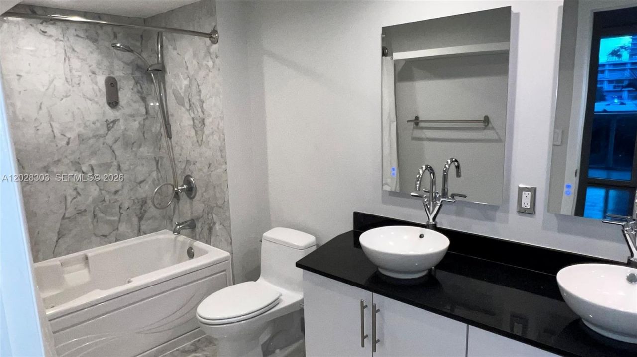 31 SE 5th St , Unit 411, Miami, FL 33131 Photo