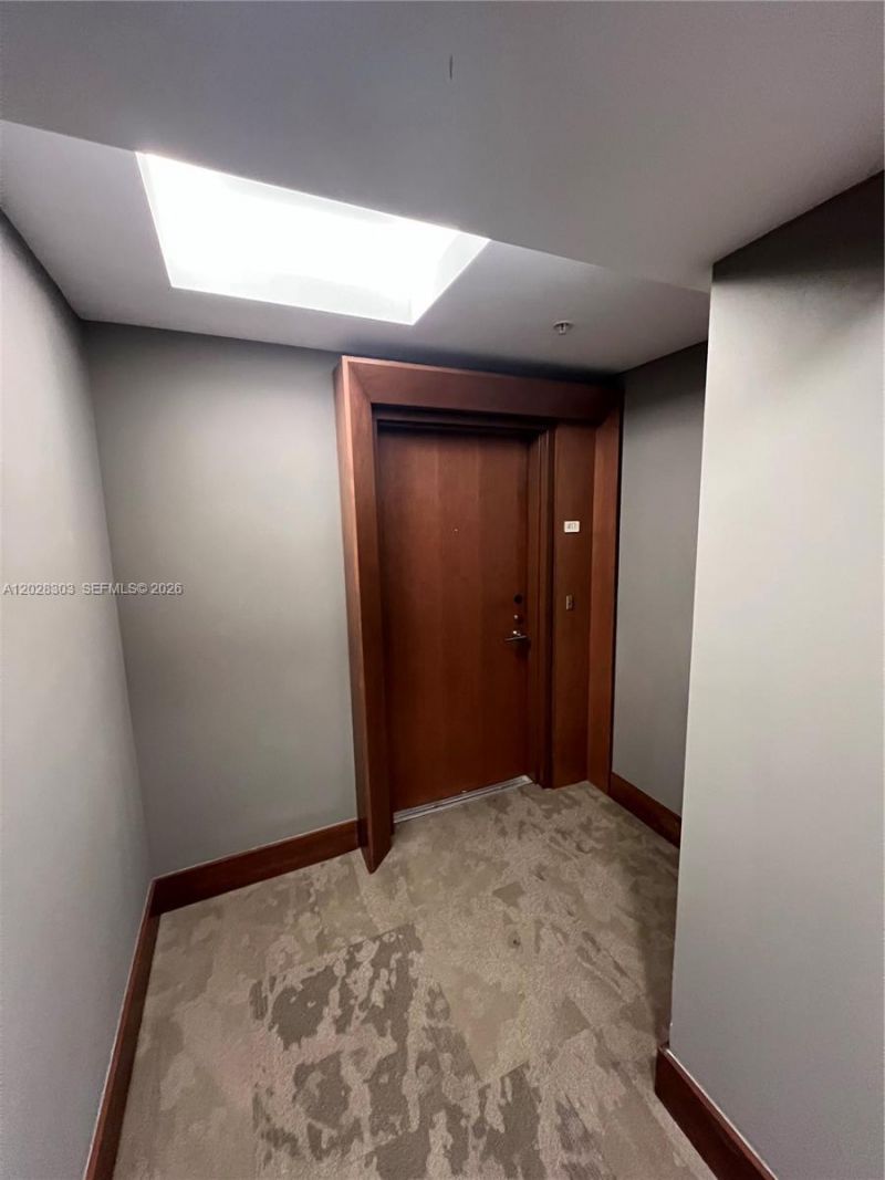 31 SE 5th St , Unit 411, Miami, FL 33131 Photo