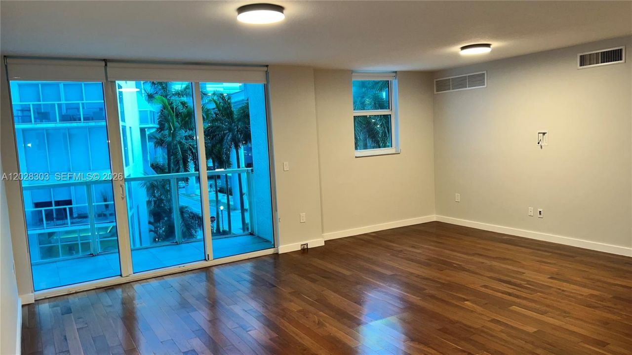 31 SE 5th St , Unit 411, Miami, FL 33131 Photo