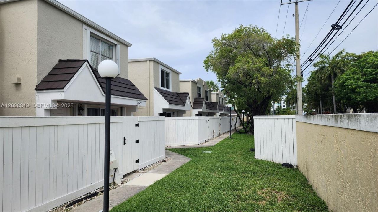 4540 SW 68th Ct Cir , Unit 48-7, Miami, FL 33155 Photo