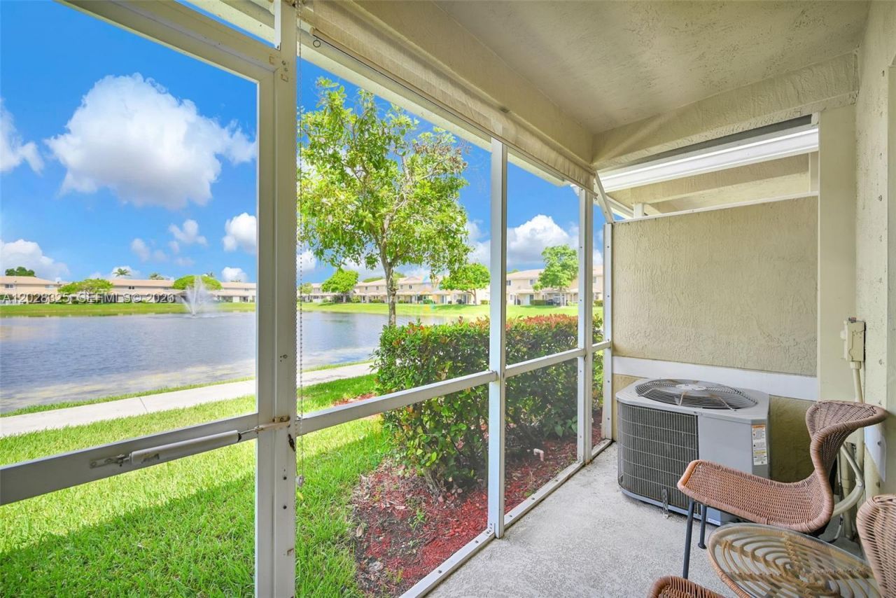 5927 Royal Way, Tamarac, FL 33321 Photo