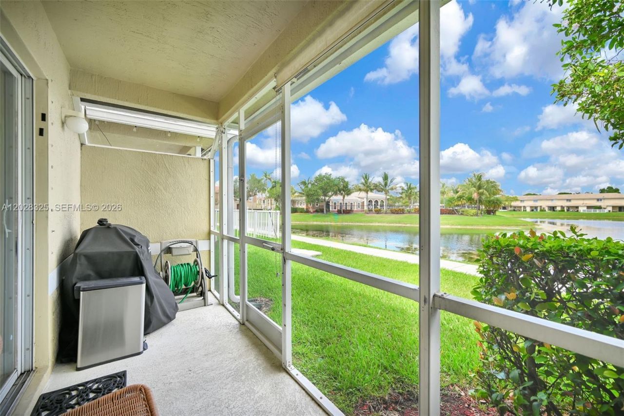 5927 Royal Way, Tamarac, FL 33321 Photo