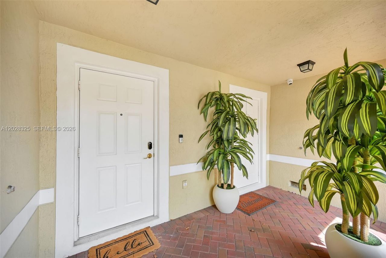 5927 Royal Way, Tamarac, FL 33321 Photo
