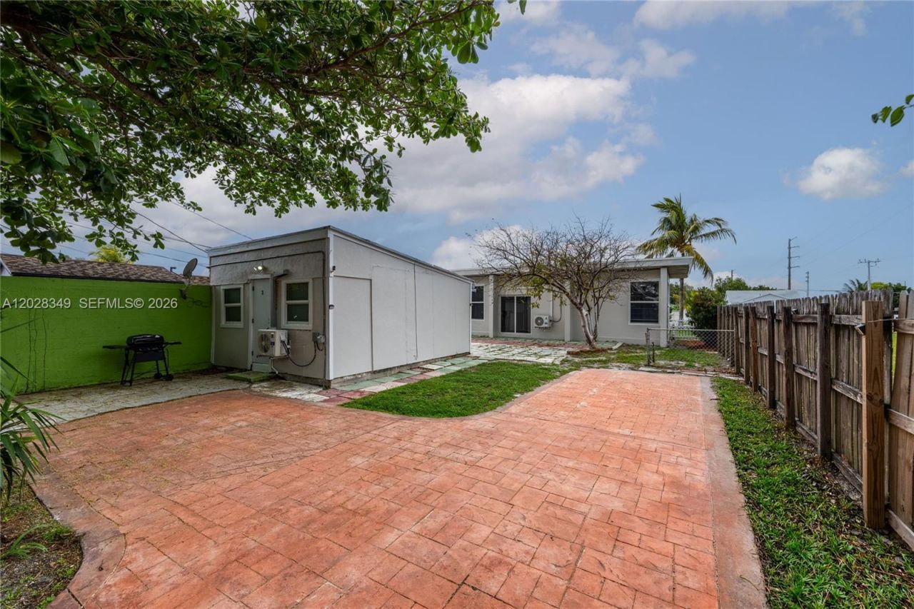 2204 Mckinley St , Unit 2, Hollywood, FL 33020 Photo