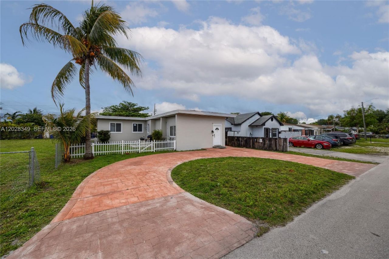 2204 Mckinley St , Unit 2, Hollywood, FL 33020 Photo