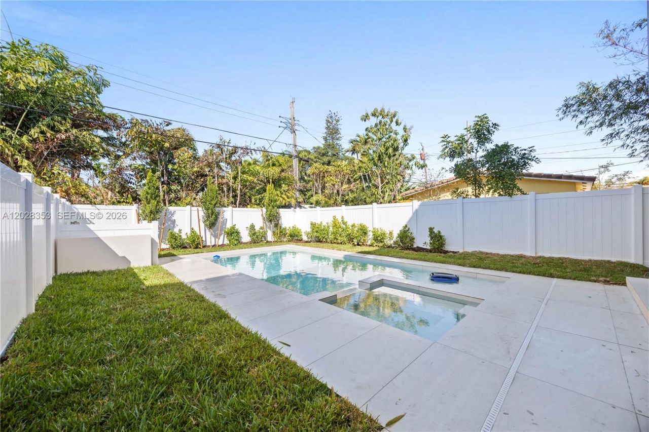 1135 NE 11th Ave, Fort Lauderdale, FL 33304 Photo