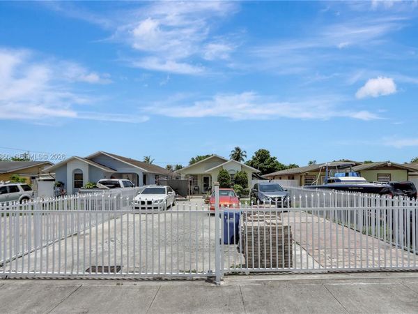 15801 NW 47th Ave , Miami Gardens, FL 33054