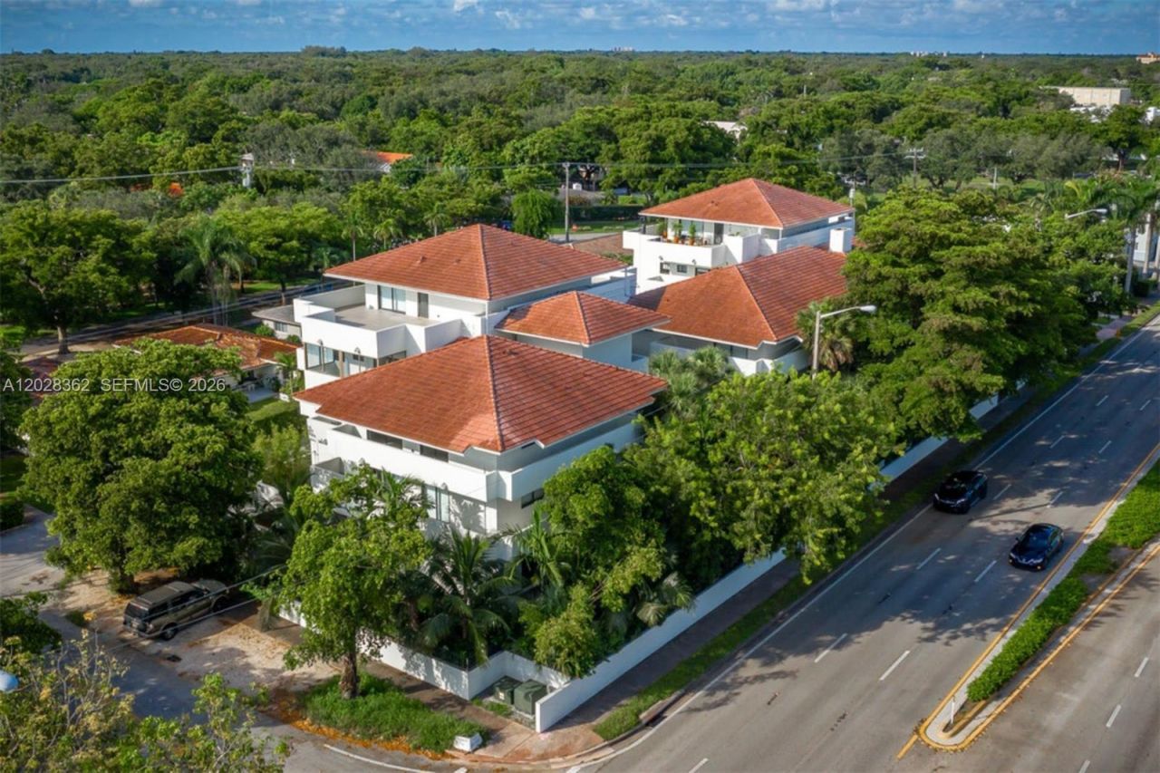 800 S Dixie Hwy 203 Hwy , Unit 203, Coral Gables, FL 33146 Photo