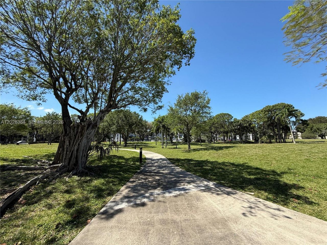 6101 N Falls Cir Dr , Unit 405, Lauderhill, FL 33319 Photo