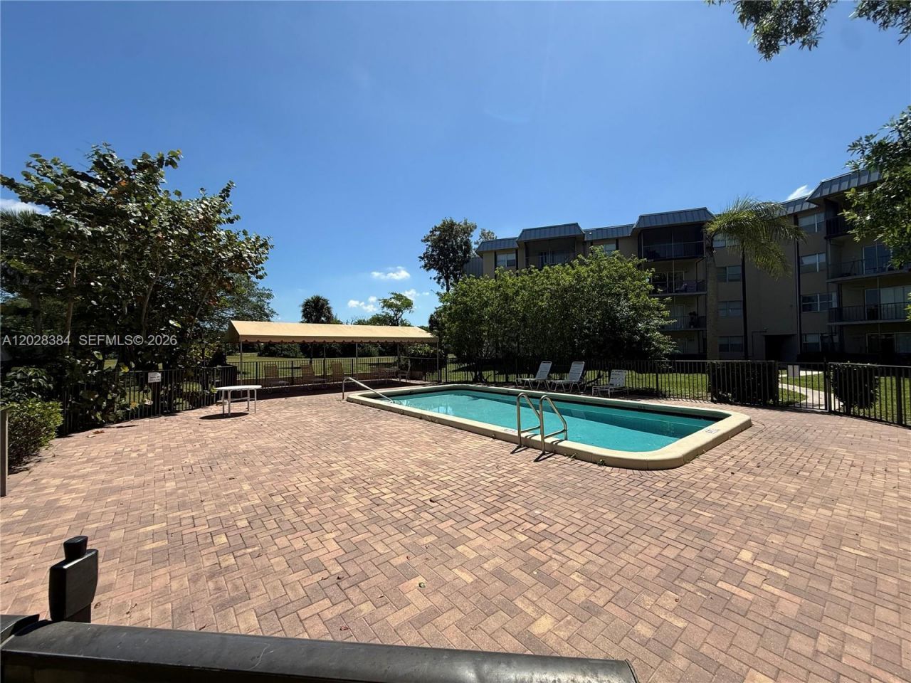 6101 N Falls Cir Dr , Unit 405, Lauderhill, FL 33319 Photo