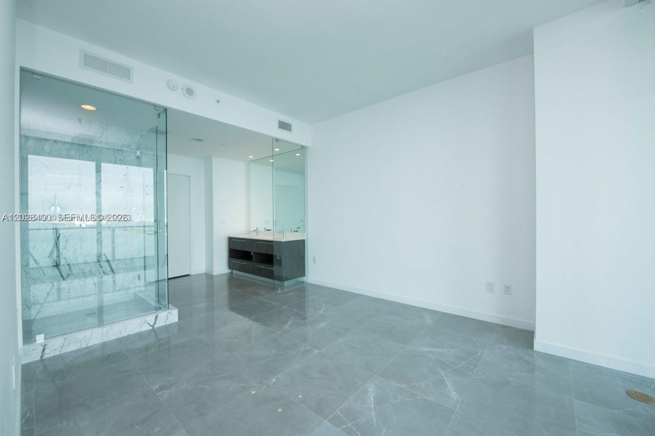 480 NE 31st St , Unit 2406, Miami, FL 33137 Photo