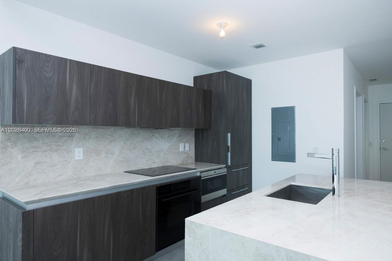 480 NE 31st St , Unit 2406, Miami, FL 33137 Photo