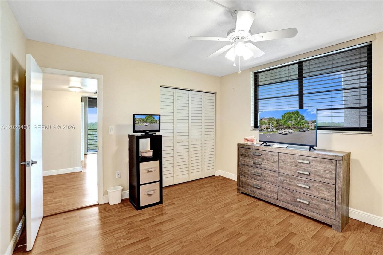 901 Colony Point Cir, Unit 501, Pembroke Pines, FL 33026 Photo
