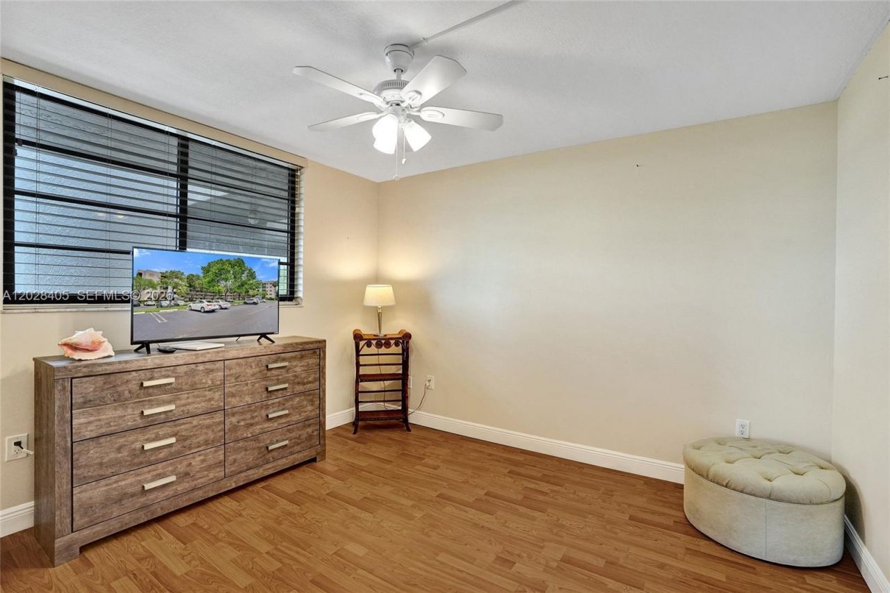 901 Colony Point Cir, Unit 501, Pembroke Pines, FL 33026 Photo