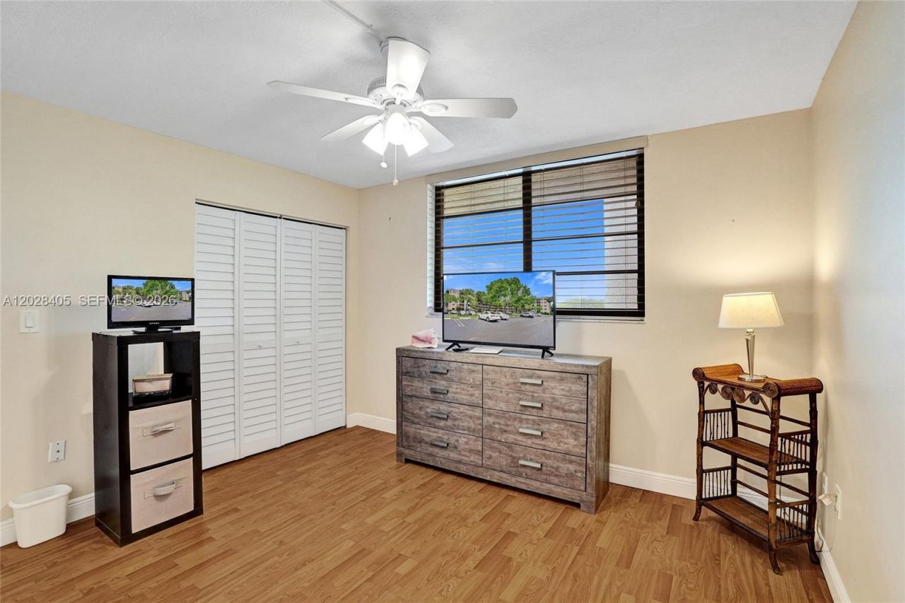 901 Colony Point Cir, Unit 501, Pembroke Pines, FL 33026 Photo