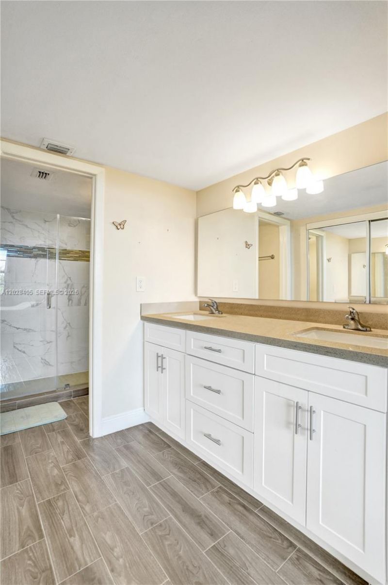 901 Colony Point Cir, Unit 501, Pembroke Pines, FL 33026 Photo
