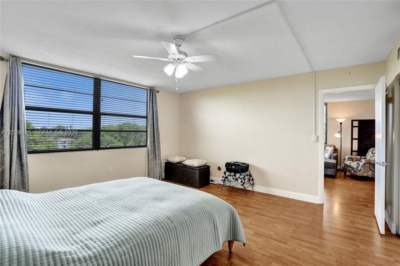 901 Colony Point Cir, Unit 501, Pembroke Pines, FL 33026 Photo