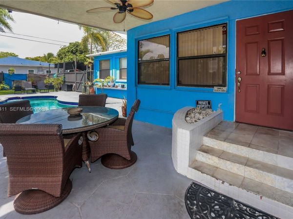 706 S 19th Ave , Hollywood, FL 33020