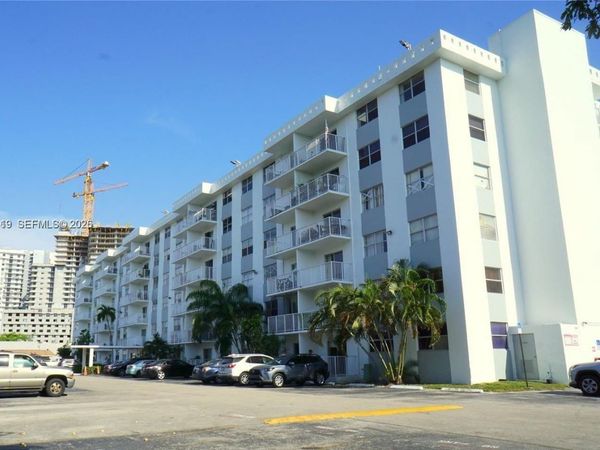 16465 NE 22nd Avenue , Unit 206, North Miami Beach, FL 33160