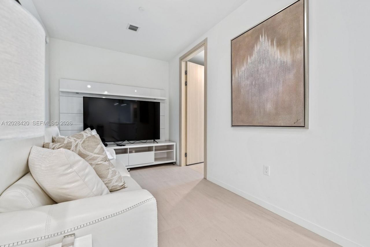 1000 Brickell Plz, Unit PH6006, Miami, FL 33131 Photo