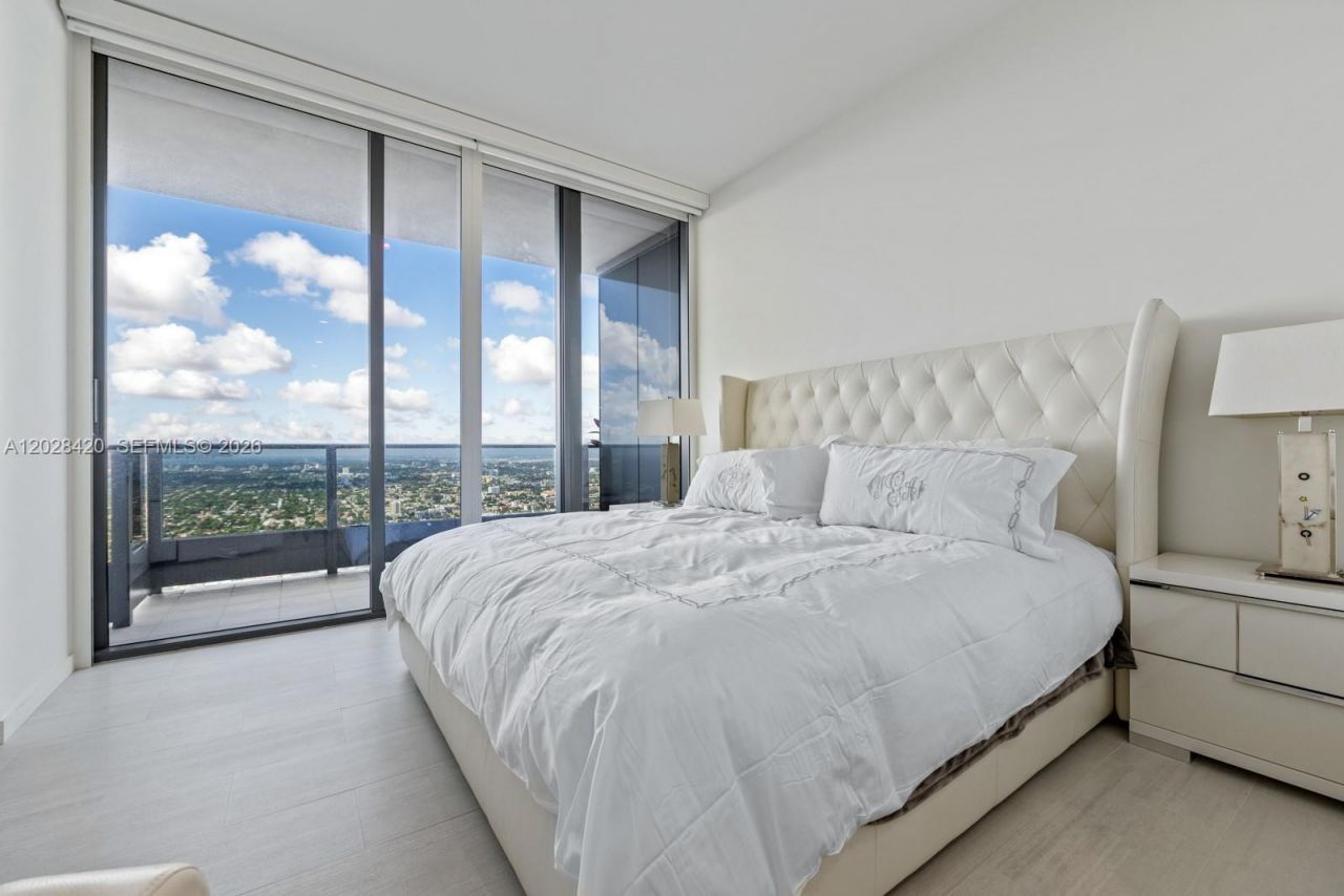1000 Brickell Plz, Unit PH6006, Miami, FL 33131 Photo