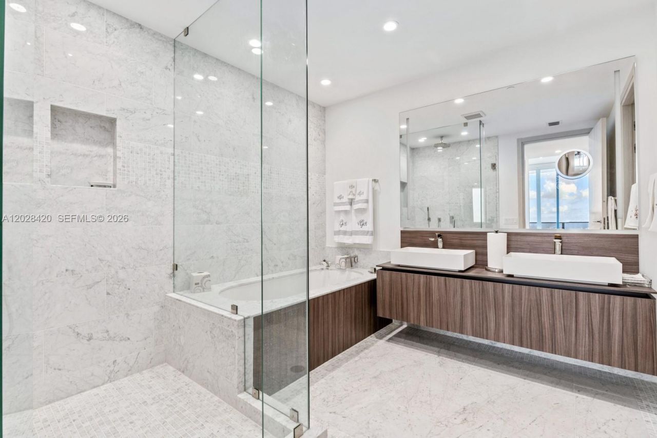 1000 Brickell Plz, Unit PH6006, Miami, FL 33131 Photo