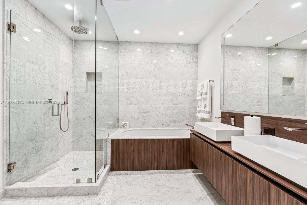 1000 Brickell Plz, Unit PH6006, Miami, FL 33131 Photo