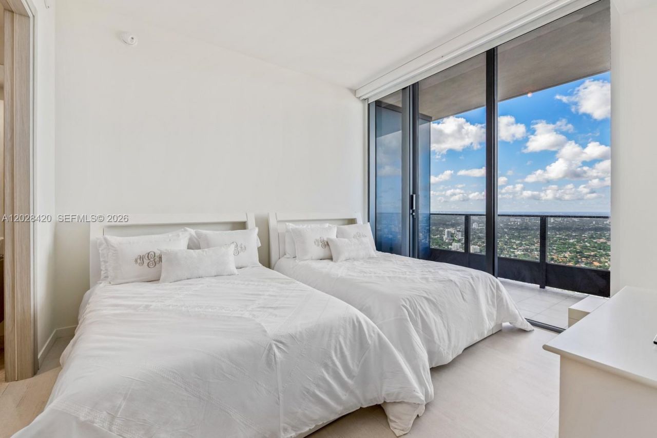 1000 Brickell Plz, Unit PH6006, Miami, FL 33131 Photo