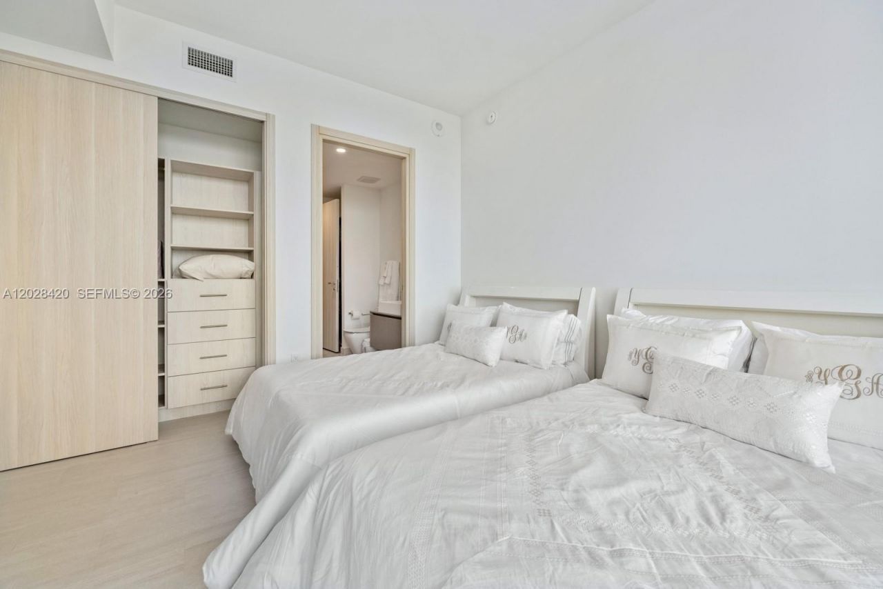 1000 Brickell Plz, Unit PH6006, Miami, FL 33131 Photo