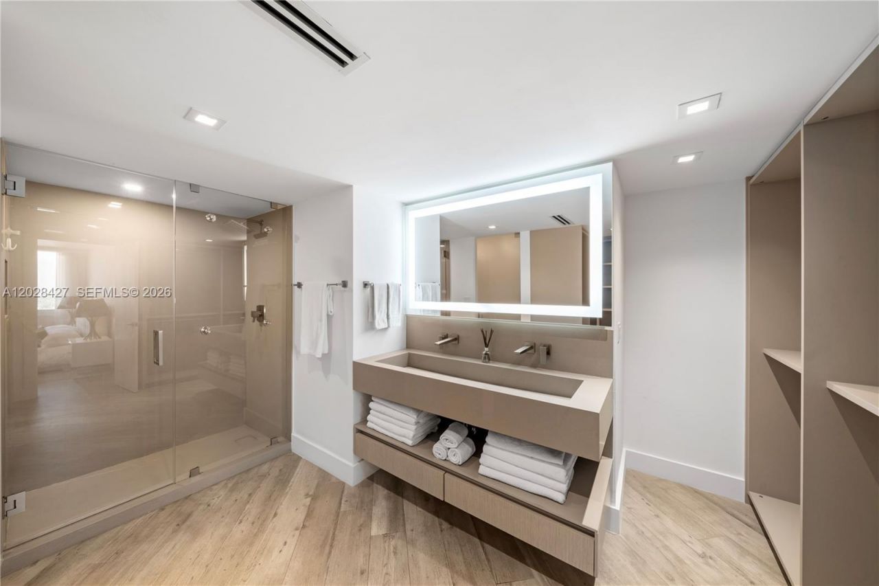 2301 Collins Ave , Unit 1432, Miami Beach, FL 33139 Photo