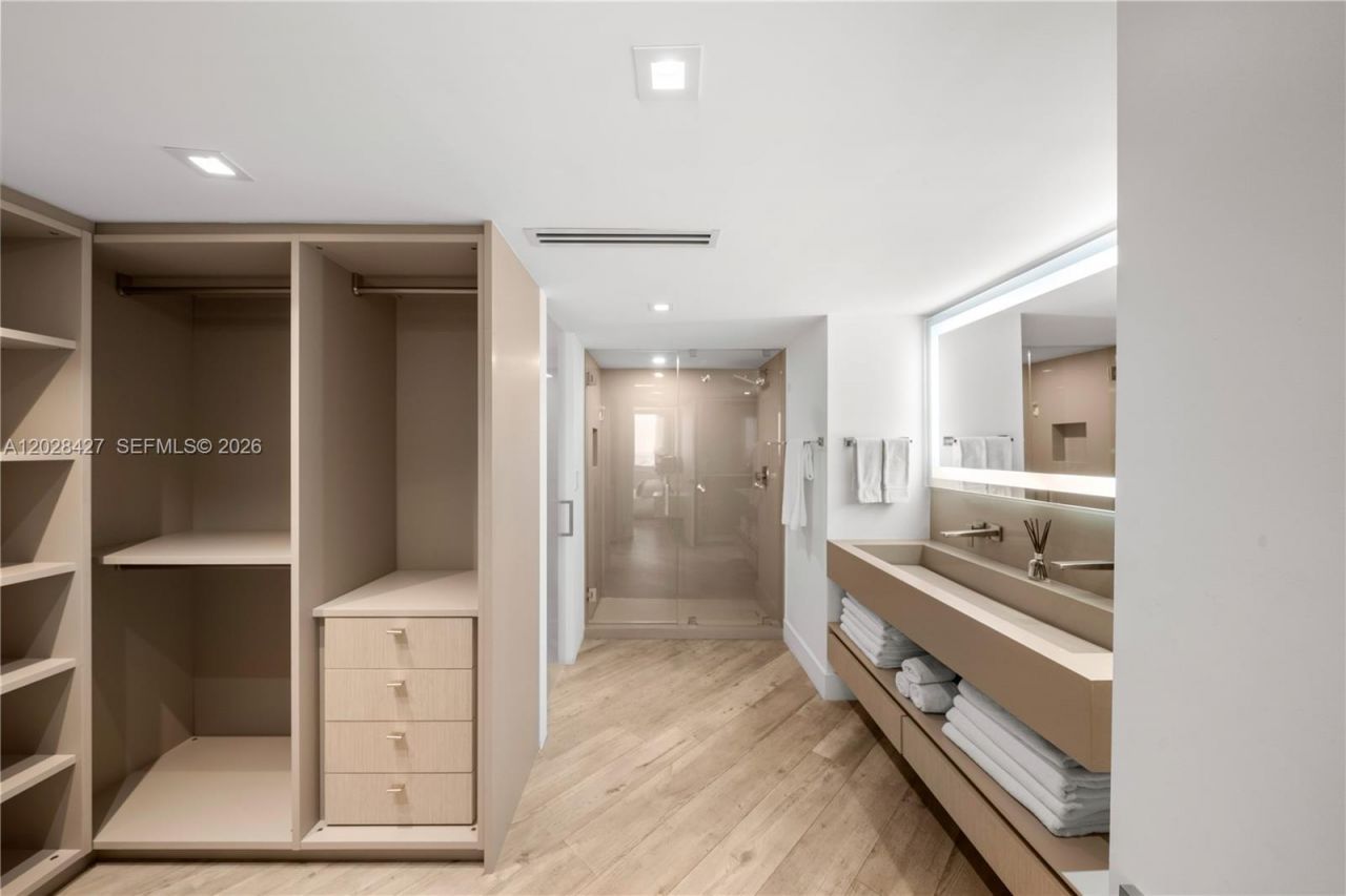 2301 Collins Ave , Unit 1432, Miami Beach, FL 33139 Photo