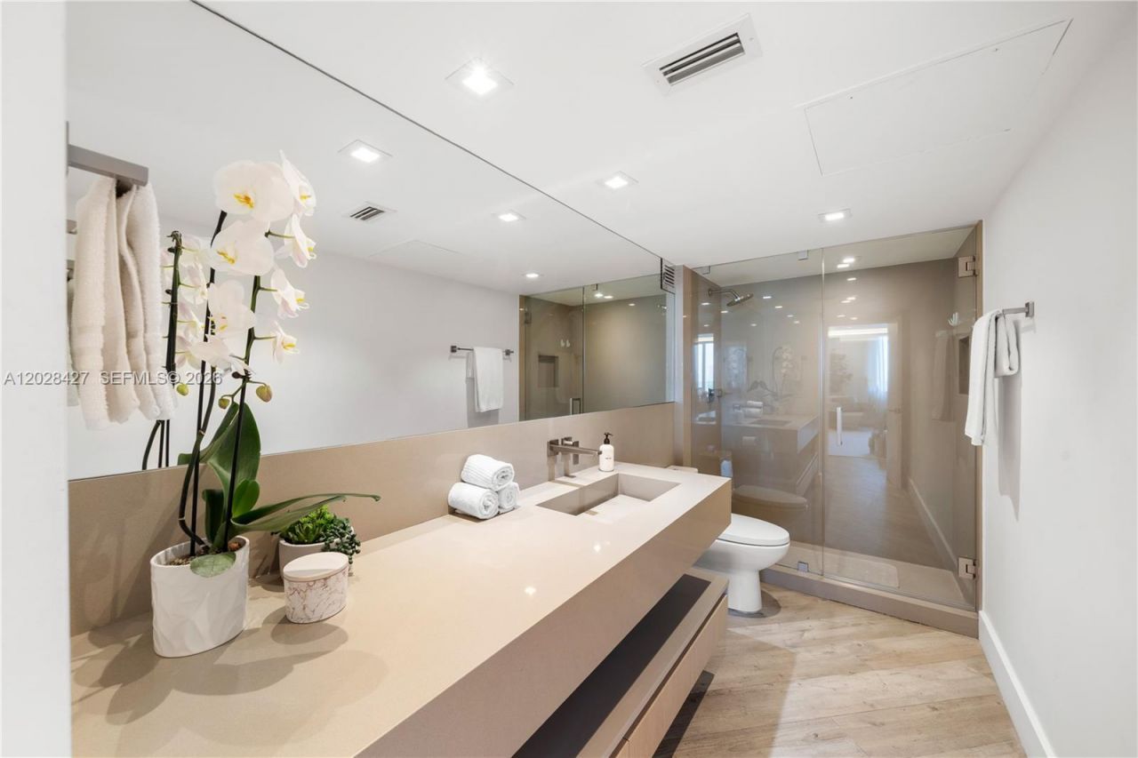 2301 Collins Ave , Unit 1432, Miami Beach, FL 33139 Photo