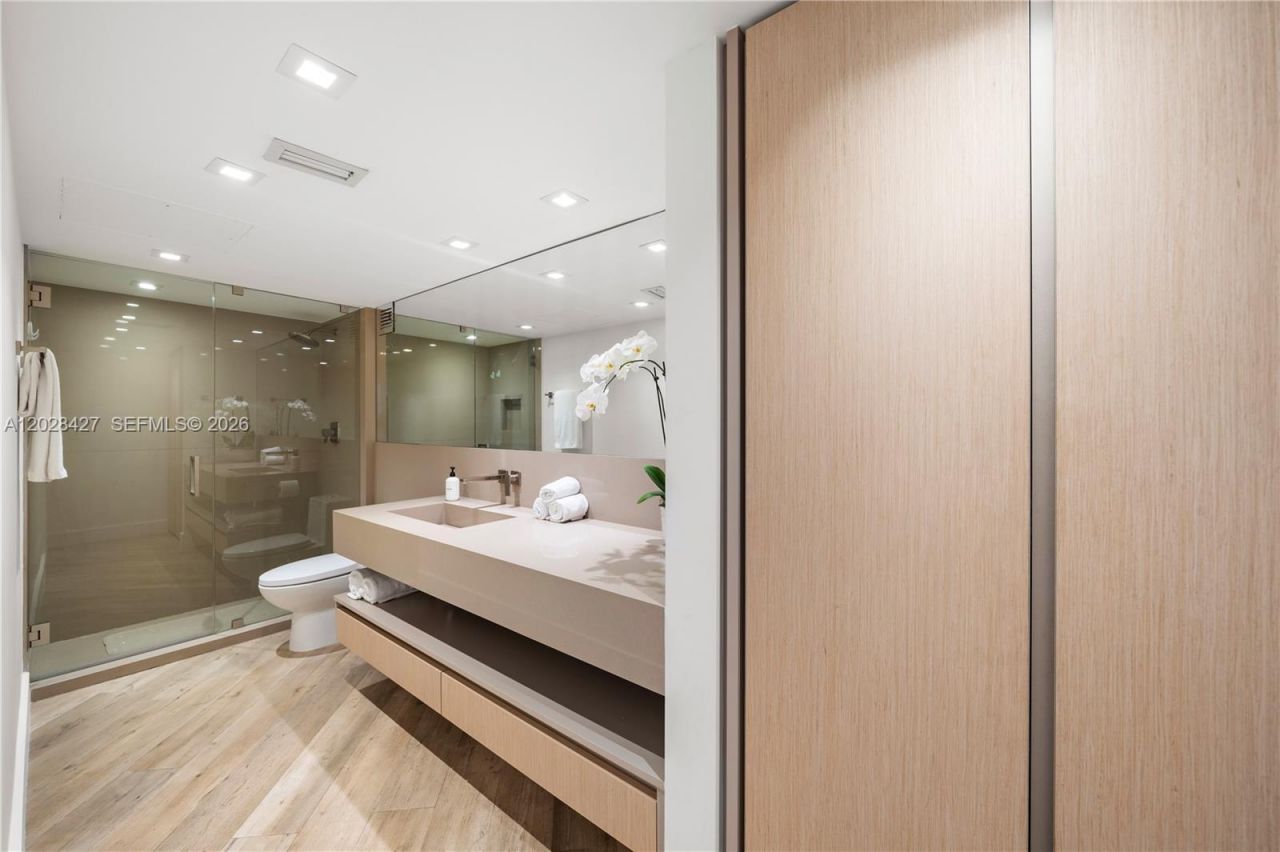 2301 Collins Ave , Unit 1432, Miami Beach, FL 33139 Photo