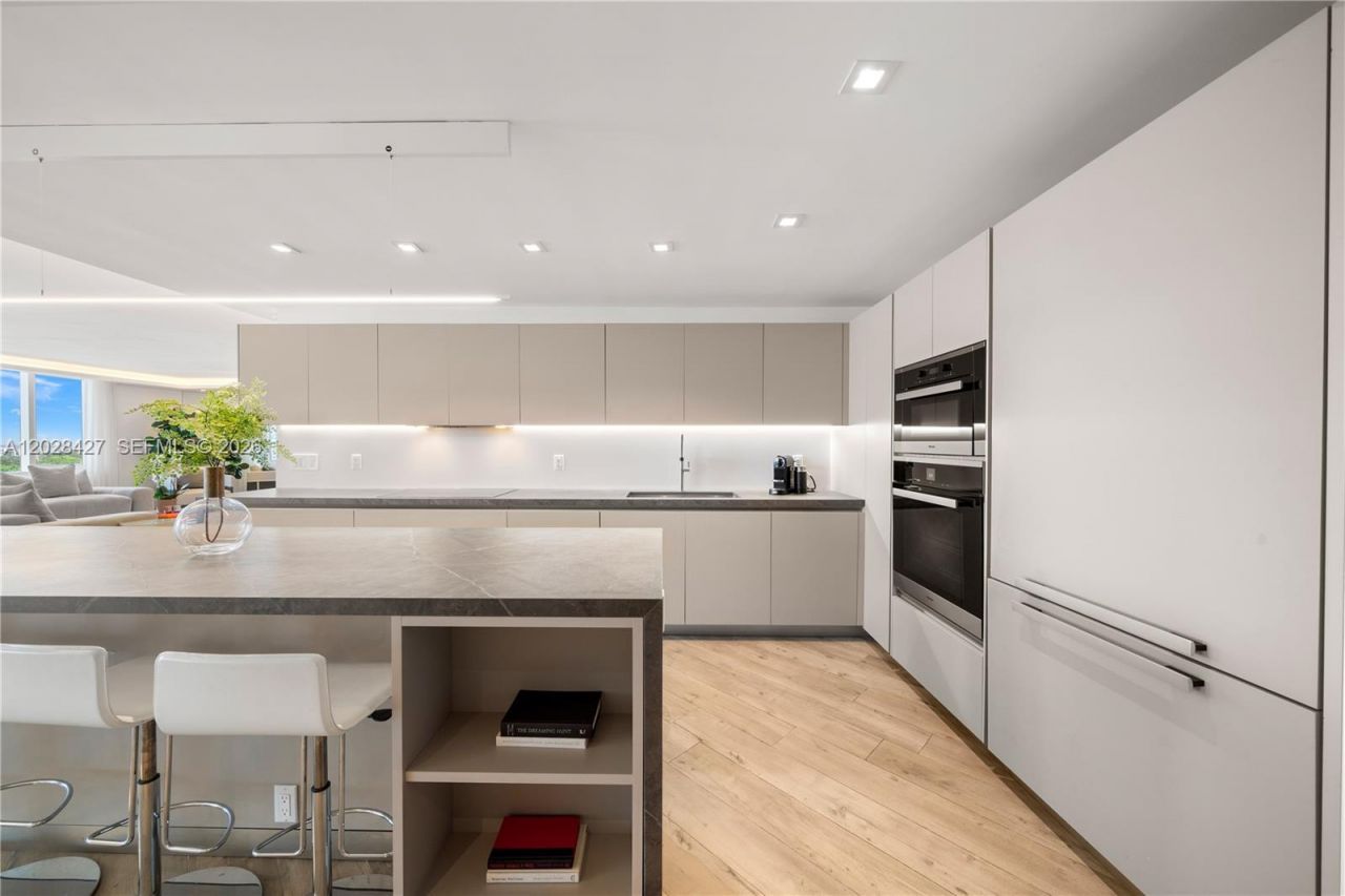 2301 Collins Ave , Unit 1432, Miami Beach, FL 33139 Photo